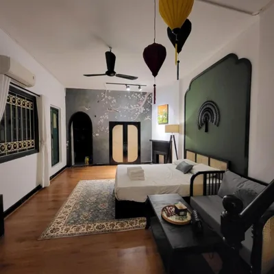 Villa met twee slaapkamers — Ancient villa 108m2 duplex next to Hoan Kiem Lake!
